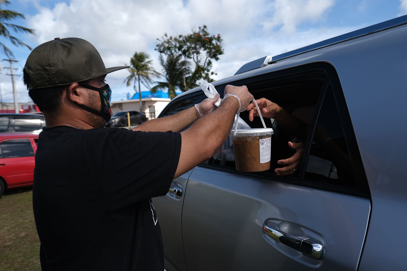 Magof Mondays: Restaurateur continues giving food